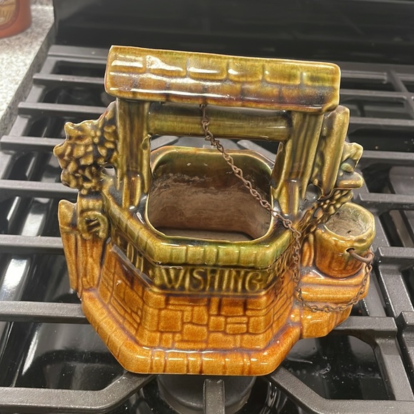 Vintage McCoy Pottery Wishing Well EUC! No cracks chips or damages. - Picture 4 of 6